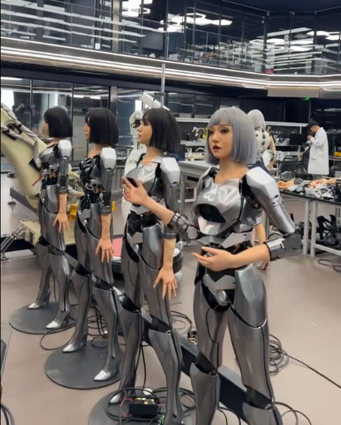 面部細節(jié)直逼真人 一家仿生機器人公司如何憑借智能研發(fā)驚艷出圈